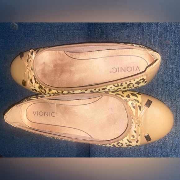 Vionic Minna Loafer - Picture 3 of 8